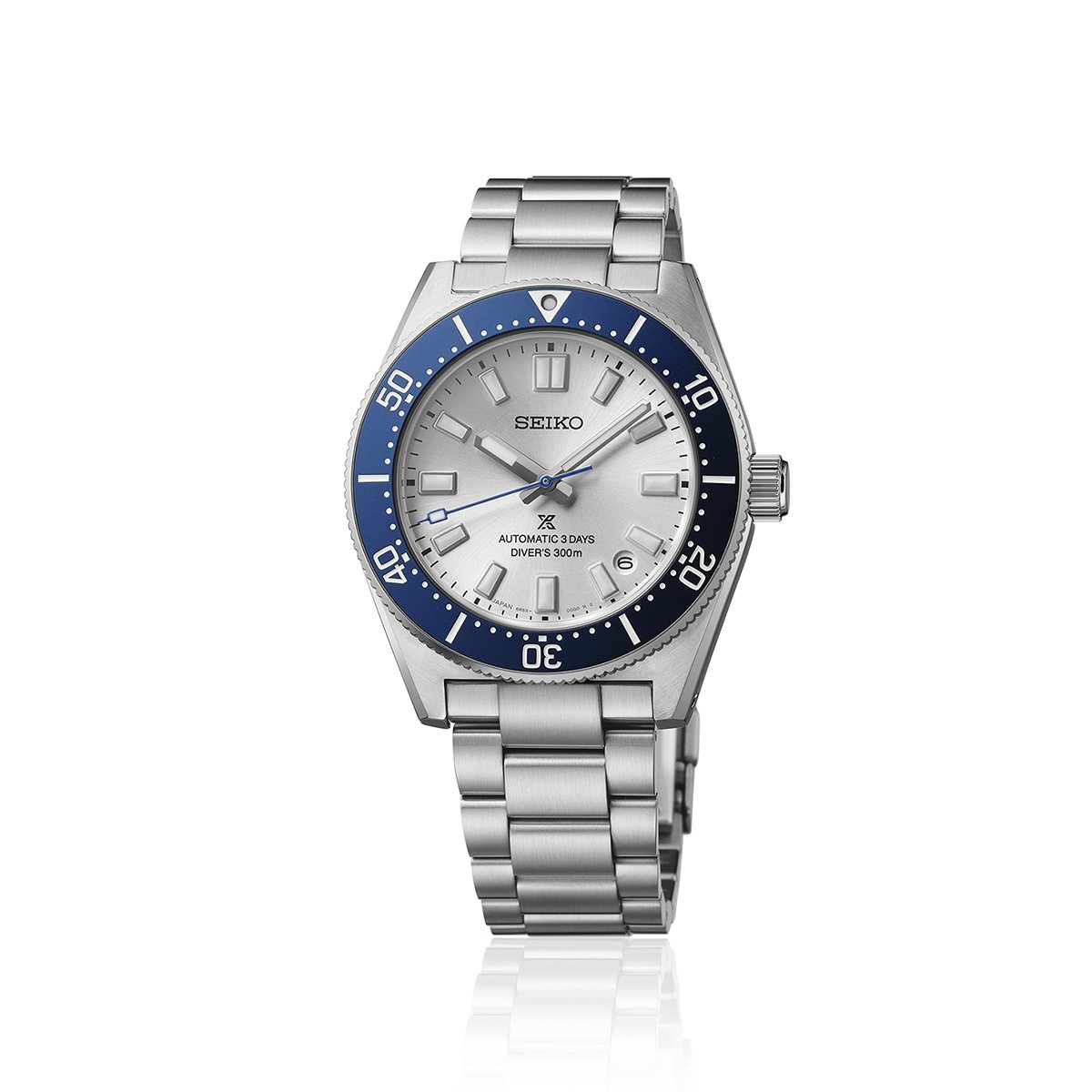 Frontansicht der Seiko 1965 Heritage Automatic Diver‘s HBC005J1 aus Edelstahl vor weißem Hintergrund