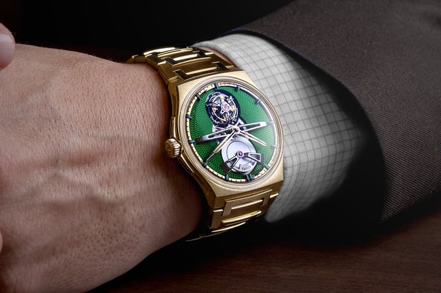 Czapek Antarctique Tourbillon Victory Green: Wristshot Uhr am Handgelenk