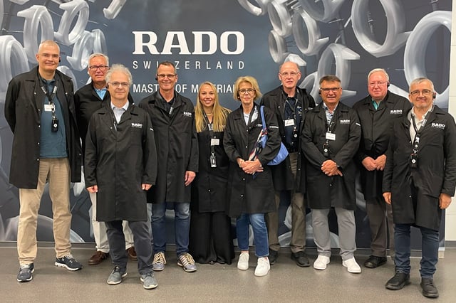 Uhrenreise Schweiz 2025: Gruppenfoto bei Rado-Comadur