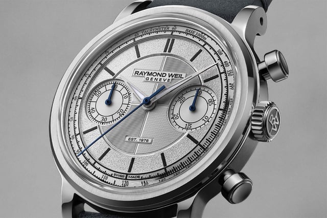 Raymond Weil Millesime The Fifty 37 mm 1976-STC-65001, Close-up Zifferblatt einer Uhr