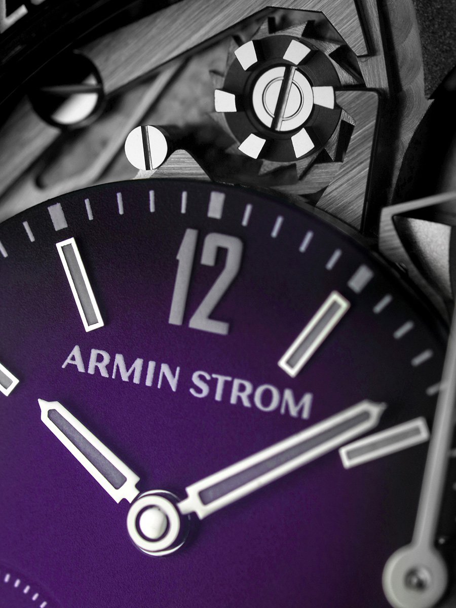 Armin Strom Orbit Purple, Edelstahluhr, Detailaufnahme Zifferblatt