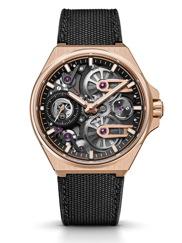 Armin Strom One Week Skeleton Rose Gold, Uhr vor weißem Hintergrund