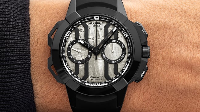 Jacob & Co.  Epic X Chrono 44 mm mit Meteoritenzifferblatt am Handgelenk
