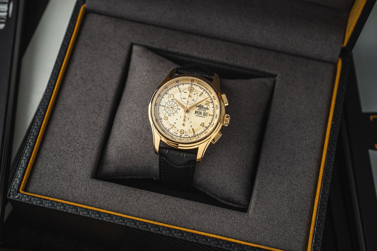 Atlantic – Worldmaster Prestige Valjoux Limited Edition, Automatikuhr mit goldenem Gehäuse am Lederband