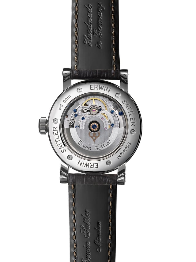 Erwin Sattler Classica Medium Limited, Gehäuseboden mit Blick auf das Kaliber STP 1-21