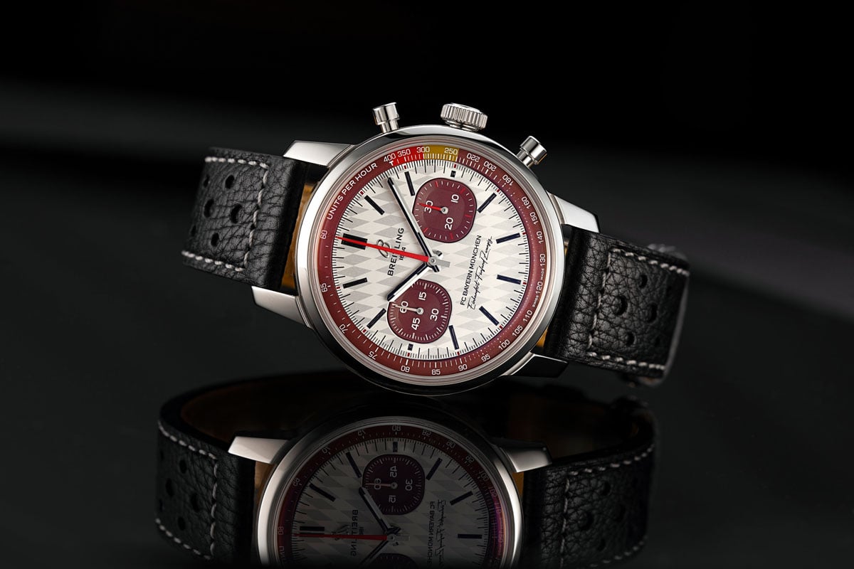 Breitling Top Time B01 125 Years FC Bayern München LE liegend