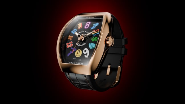 Seitenansicht, Zifferblatt, Armband der Vanguard Crazy Hours Jisbar von Franck Muller