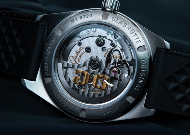 Glashuette_Original_SeaQ Sapphire Crystal Case Back