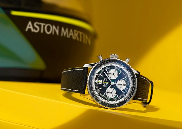 Breitling Navitimer B01 Chronograph 43 Aston Martin Aramco Formula One Team, Titeluhr