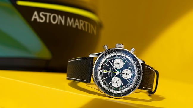 Breitling Navitimer B01 Chronograph 43 Aston Martin Aramco Formula One Team, Titeluhr