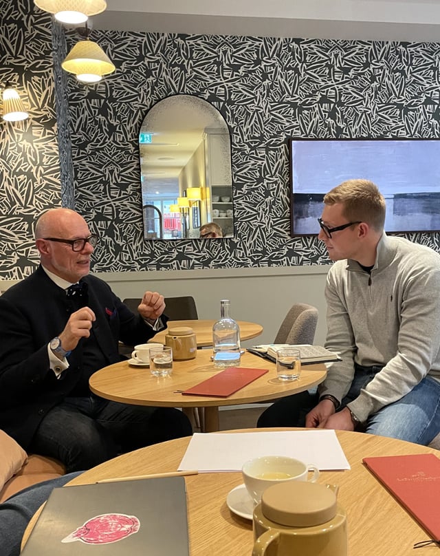 Carlo Giordanetti, Kreativchef von Swatch, im Gespräch mit Johannes Beer, Junior Editor von WatchTime Germany