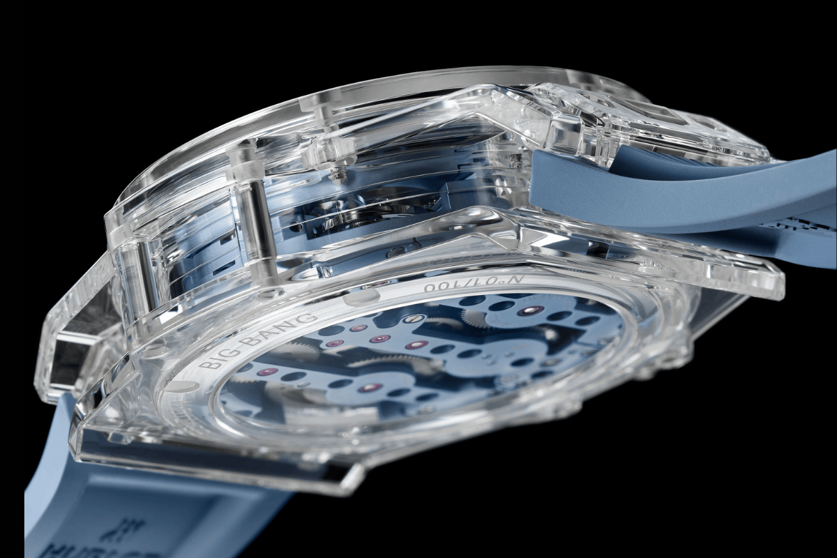 Die Seitenansicht der Hublot Big Bang Sapphire Sky Blue, gehäuserückseite