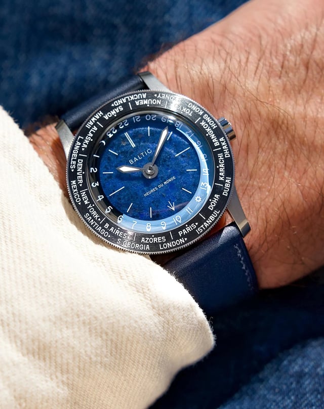 Baltic – Heures du Monde Worldtimer, Weltzeituhr aus Edelstahl mit Automatikkaliber