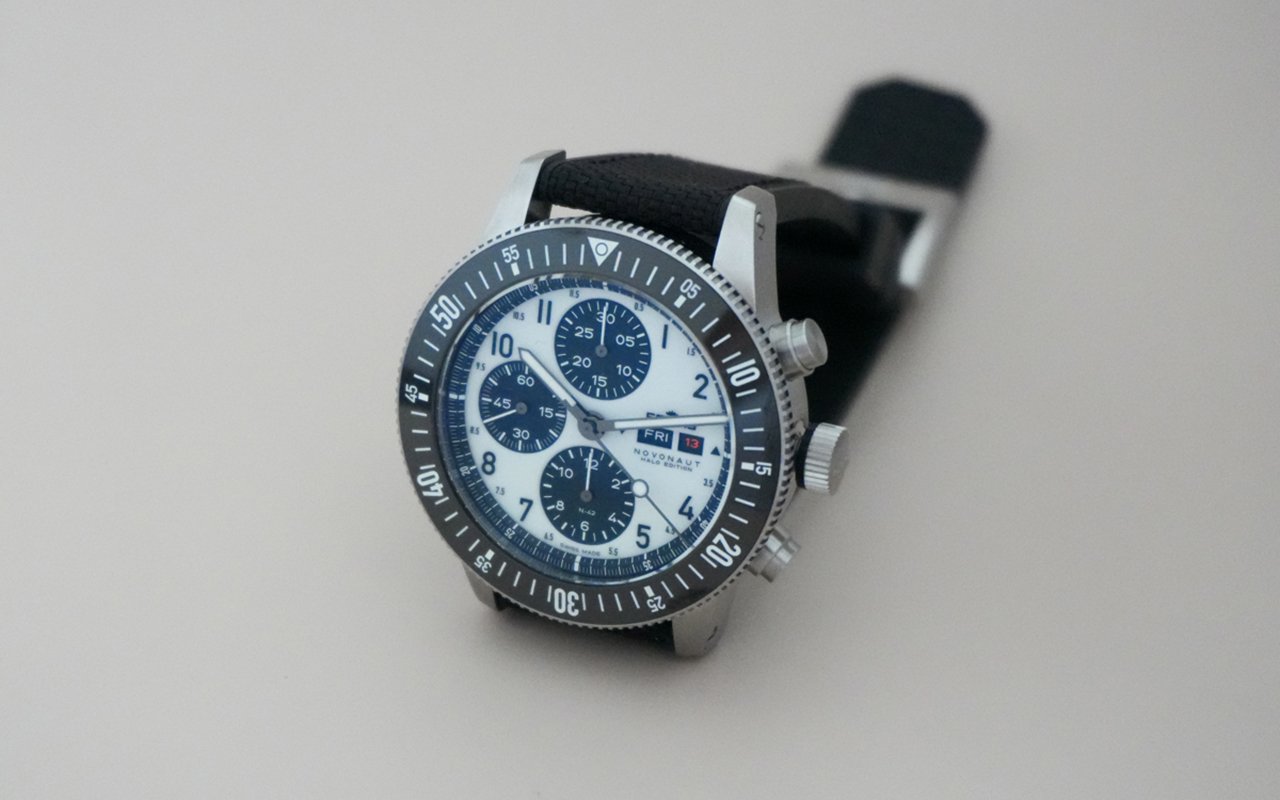 Fortis Novonaut N-42 Halo, Uhr in Schwarz