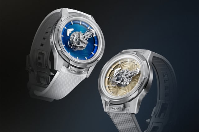 Ulysse Nardin Freak One Blue Enamel & Freak One Guilloché, zwei Uhren schwebend