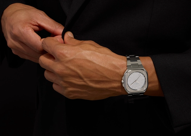 Bell & Ross BR-05 Grey Mirror Steel Wristshot