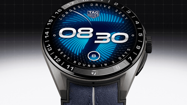 Nahaufnahme der TAG Heuer Connected Calibre E5 45 mm x TaylorMade Edition, Display
