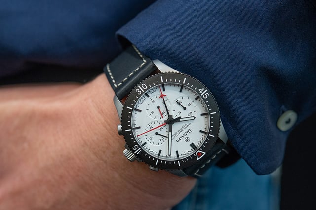 Der neue Damasko-Chronograph DC87- SI Control-Spring, mit eingebauter Silizium-Spirale und Silizium-Ankerrad.