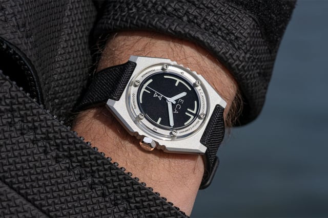 E.C. Andersson – Mytilus, flache Automatikuhr mit ausgefallenem Design