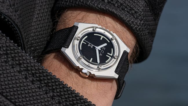 E.C. Andersson – Mytilus, flache Automatikuhr mit ausgefallenem Design