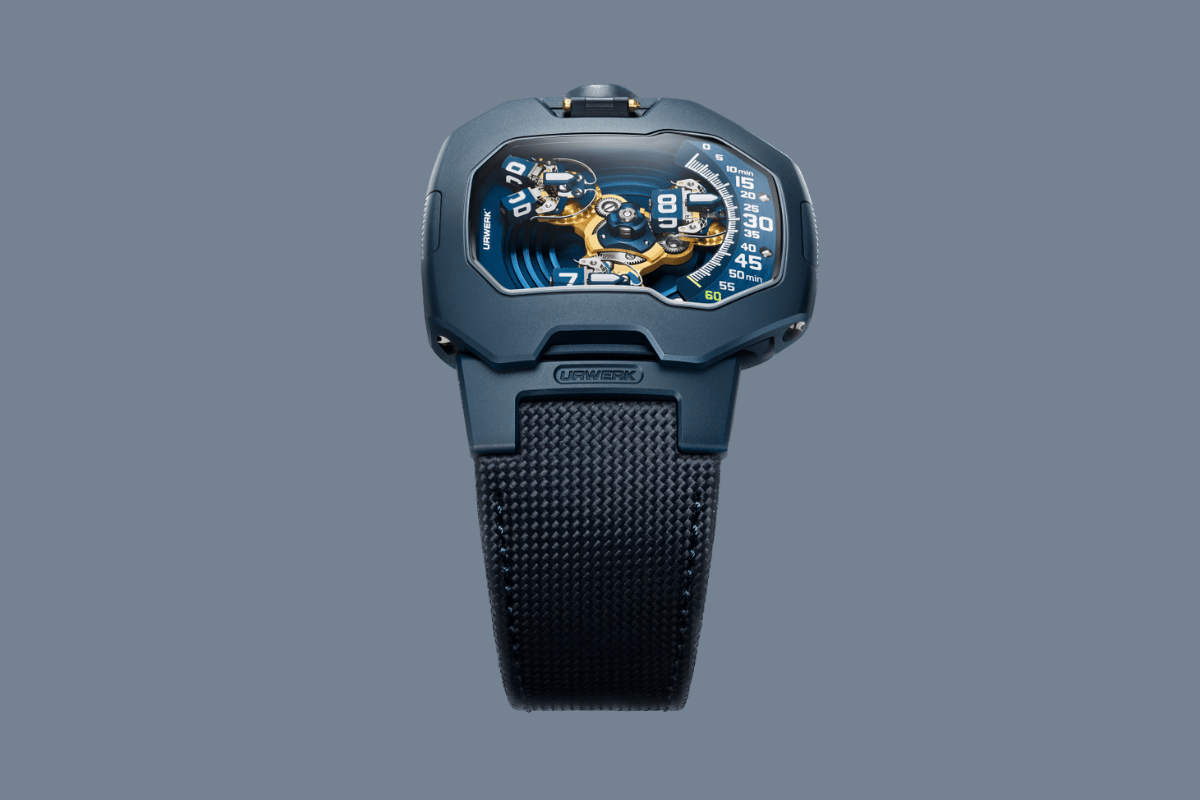 Die Urwerk UR-120 Blue Planet von vorne, front