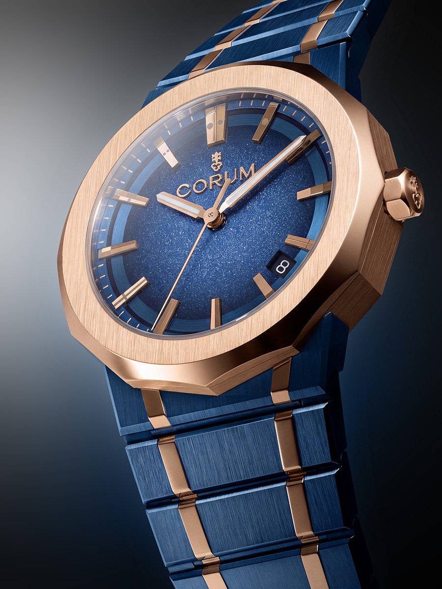 Corum Admiral Ceramic Bicolor: Seiteansicht Uhr