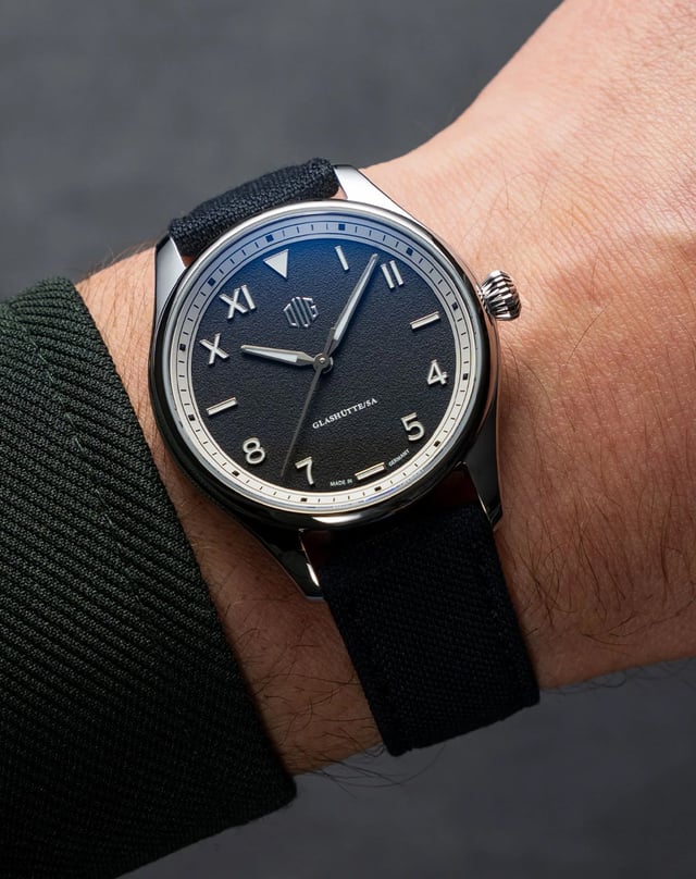 DUG – Purist Typ 2 California Dial, elegante Edelstahluhr aus Glashütte mit Automatikwerk und Lederband