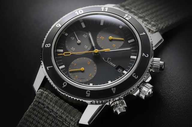 Sinn: 103 St Sa Lufthansa, Detailaufnahme Uhr Chronograph