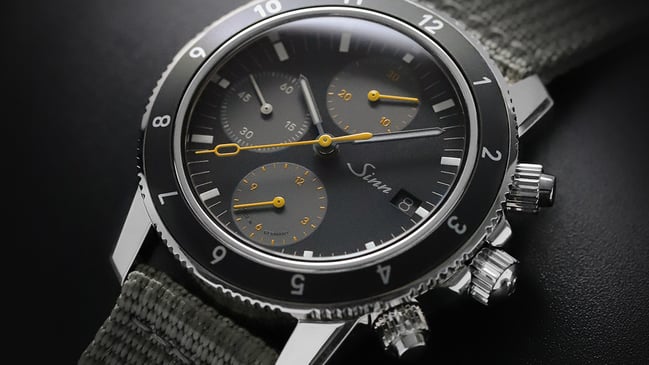 Sinn: 103 St Sa Lufthansa, Detailaufnahme Uhr Chronograph
