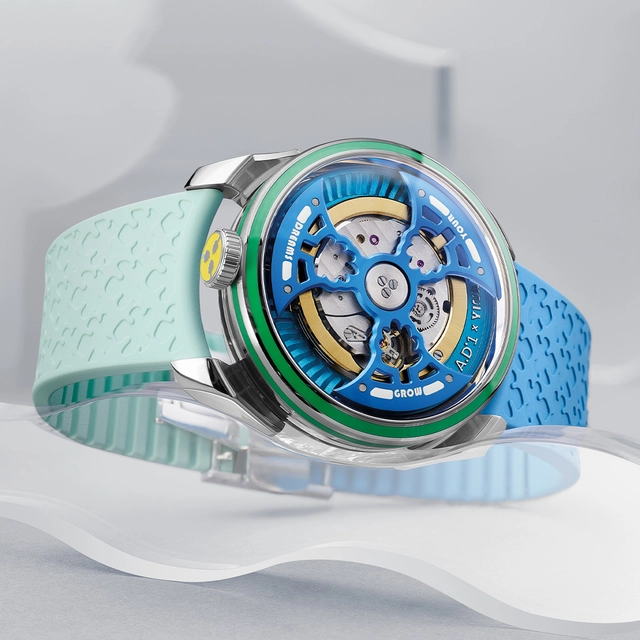 M.A.D.Editions x Yinka Ilori, blaue Uhr