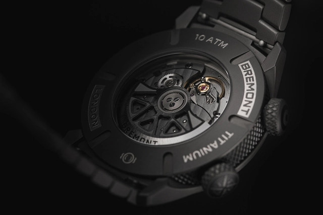 Bremont Altitude MB Meteor Stealth Grey Saphirglasboden und Werk