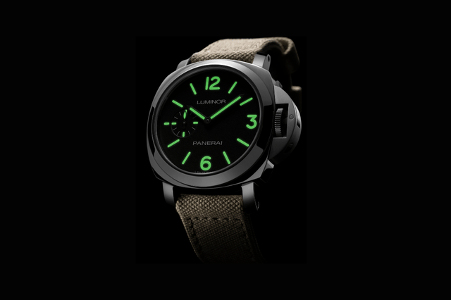 Die Panerai Luminor im Dnkeln, nachtmodus, zifferblatt, Front