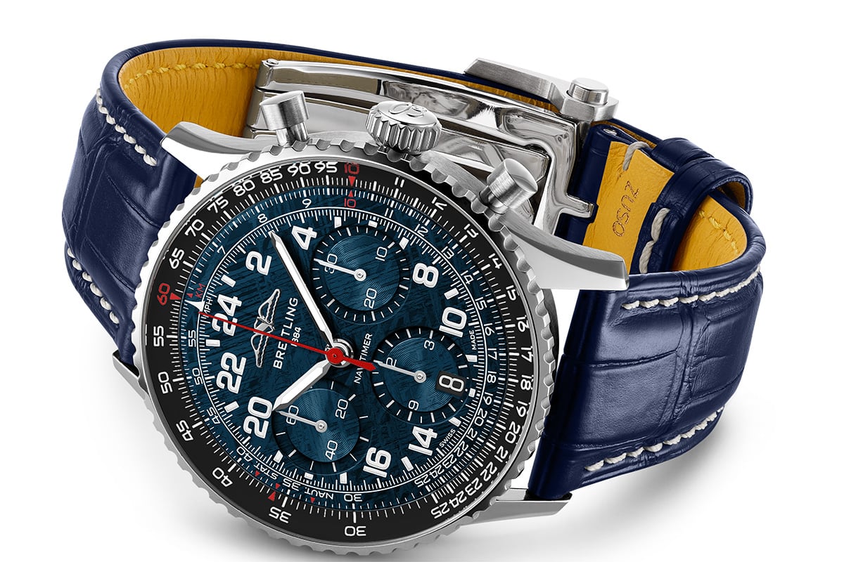 Breitling Navitimer B02 Chronograph 41 Cosmonaute Artemis II, Uhr liegend