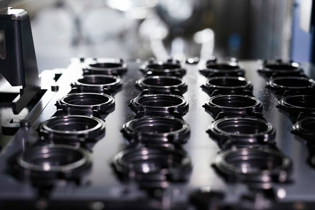 Rado_Comadur: Produktion von Captain-Cook-Gehäusen aus Hightech-Keramik