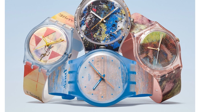 Swatch Swatch x Guggenheim Kollektion, vier Uhren gestapelt