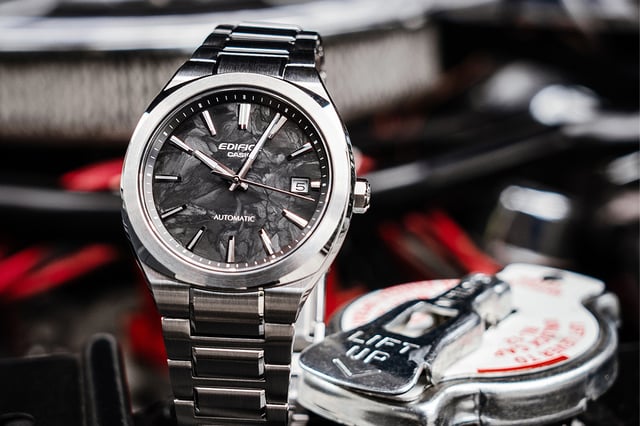 Frontansicht der Casio Edifice EFK-200