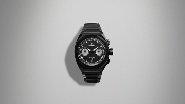 Fronansicht der Bremont Supernova Hawking