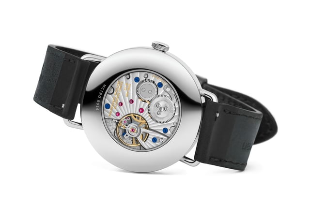 Nomos: Metro Datum Gangreserve eisblau Boden