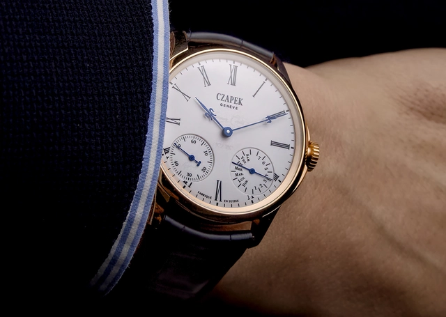 Czapek – Quai des Bergues Sursum Corda, Luxusuhr in limitierter Ausführung mit weißem Zifferblatt und Lederband