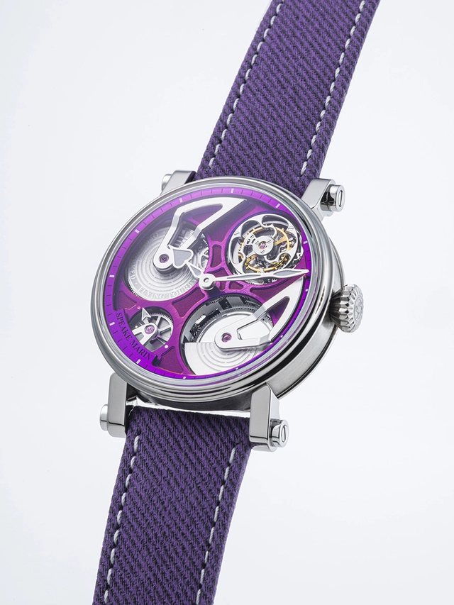 Speake-Marin Openworked Tourbillon Purple Hour, Uhr seitlich im Profil