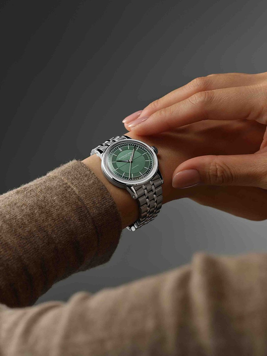 Raymond Weil Millesime mit zentraler Sekunde, Uhr am Handgelenk
