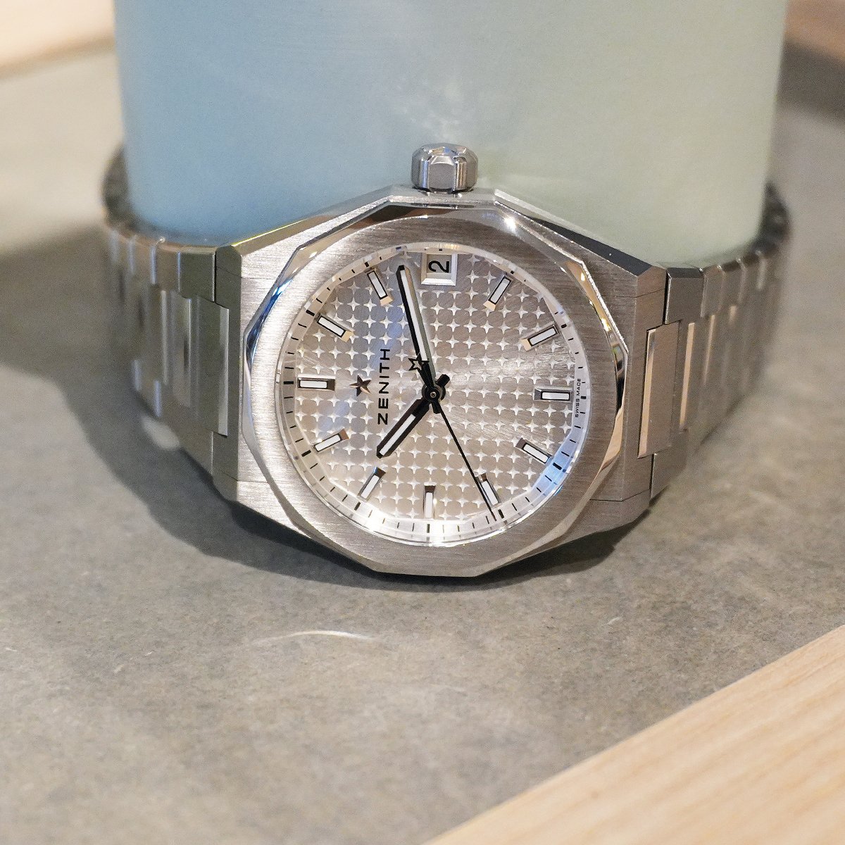 Hands-on: Das Edelstahlgehäuse der Zenith Defy Skyline misst 36 mm im Durchmesser