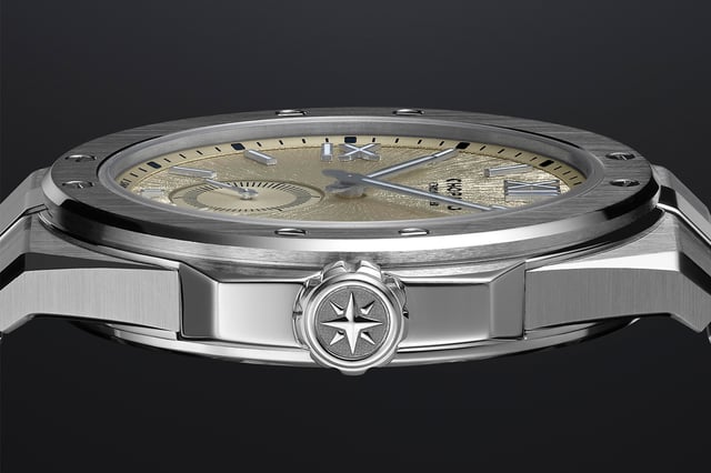 Chopard Alpine Eagle 41 XPS in Lucent Steel, Seitenansicht