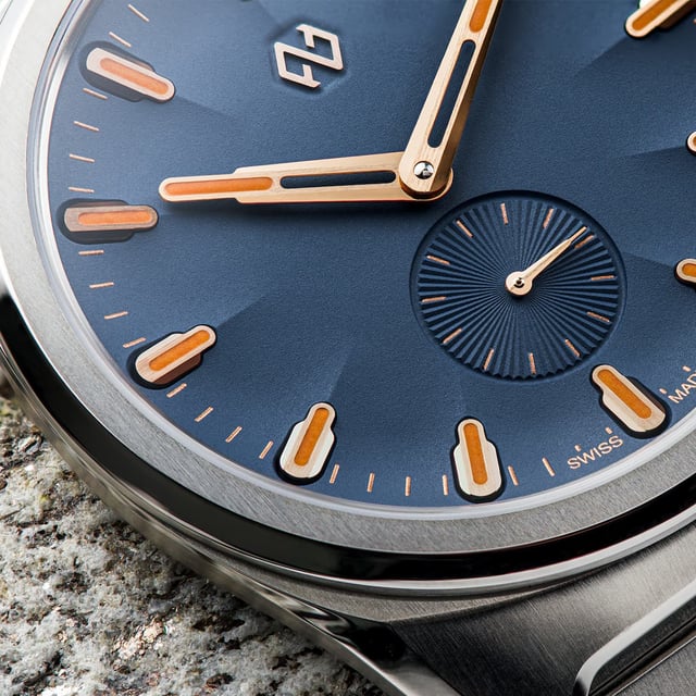Nahaufnahme der Formex Aria Manufacture-Chronometer 40 mm mit blauem Zifferblatt