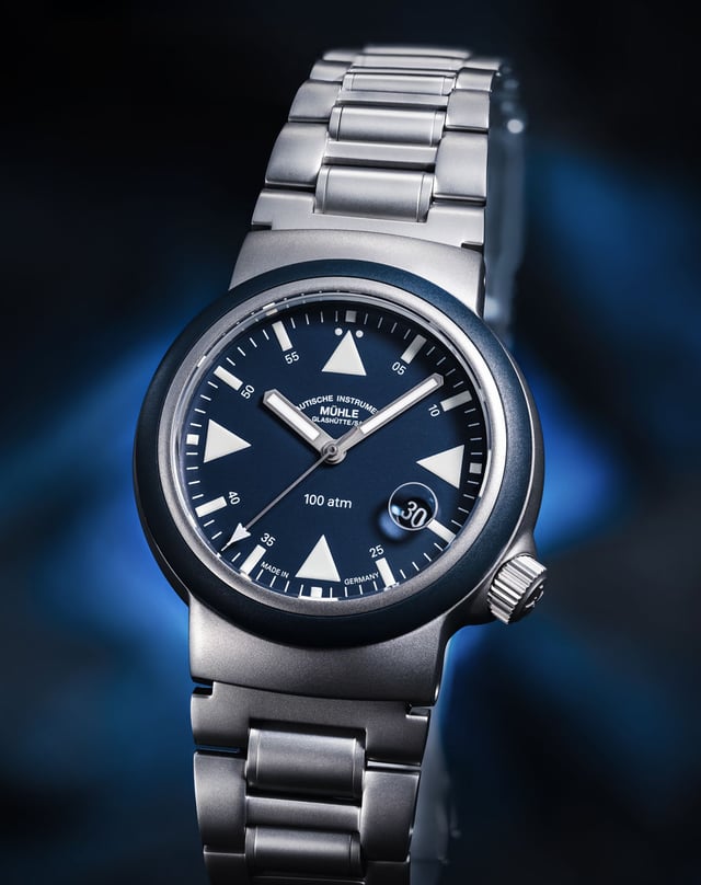 Mühle-Glashütte: S.A.R. Rescue-Timer mit blauem Zifferblatt und Stahlband