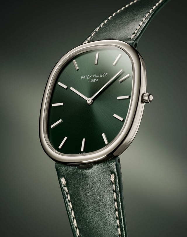 Patek Philippe: Goldene Ellipse Ref. 5738G-001 in Weißgold