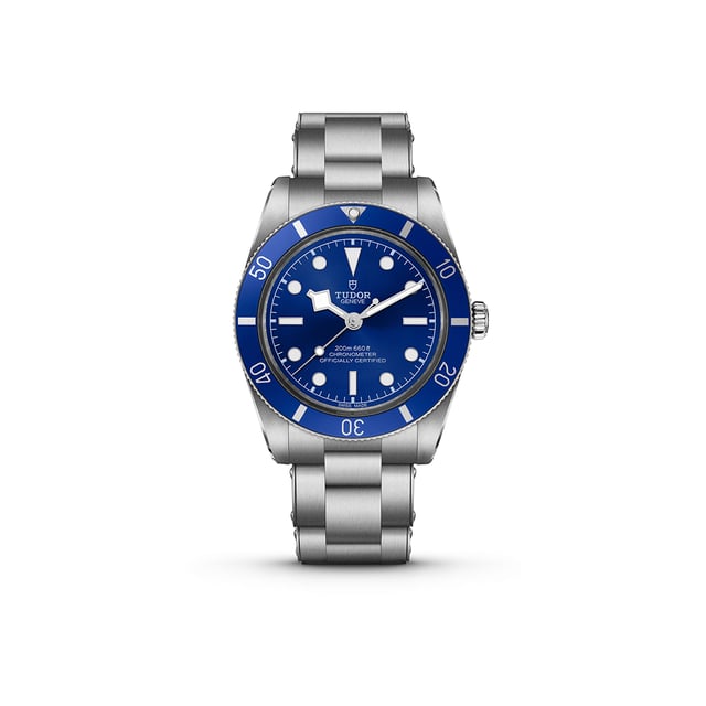frontansicht der Tudor Black Bay 54 mit blauem Zifferblatt