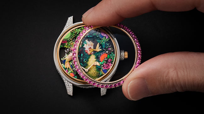 Dior Grand Soir Automate La Roseraie, befestigen von Lünette am Gehäuse