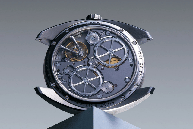 Neode – N01, elegante Handaufzugsuhr mit Sterlingsilber-Zifferblatt 