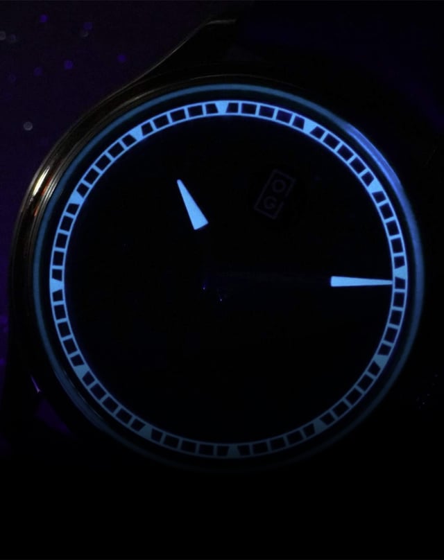 Oliver Gallaugher – Deep Space Blue, elegante Edelstahluhr mit Handaufzugskaliber